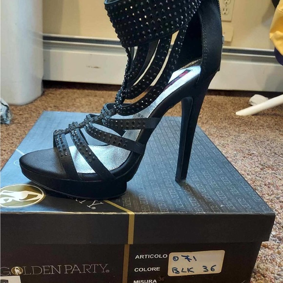 NWIB Black strappy heels - Picture 5 of 7